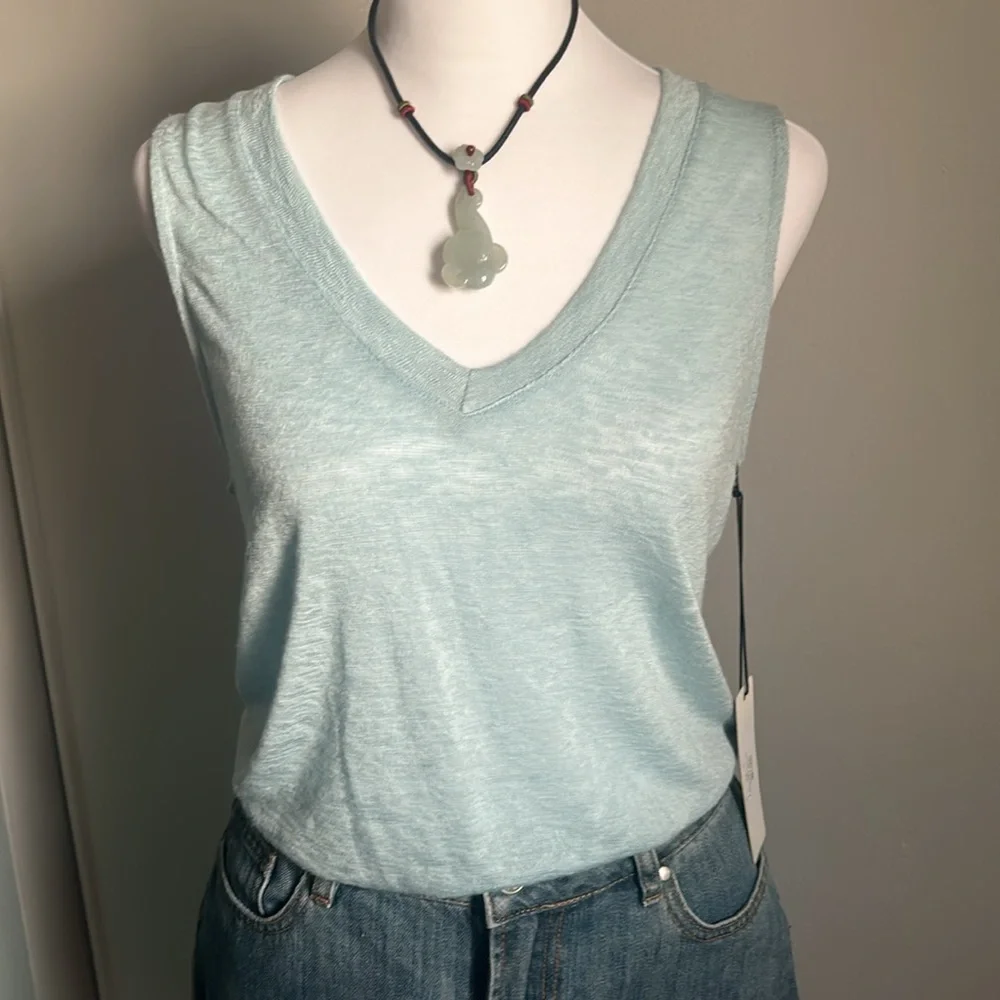 Young at Heart Lightweight V-Neck Knit Sweater Tank Top - Picture 10 of 10